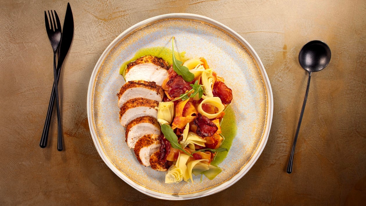 Pierś z kurczaka / pappardelle z chorizo w sosie pomidorowym